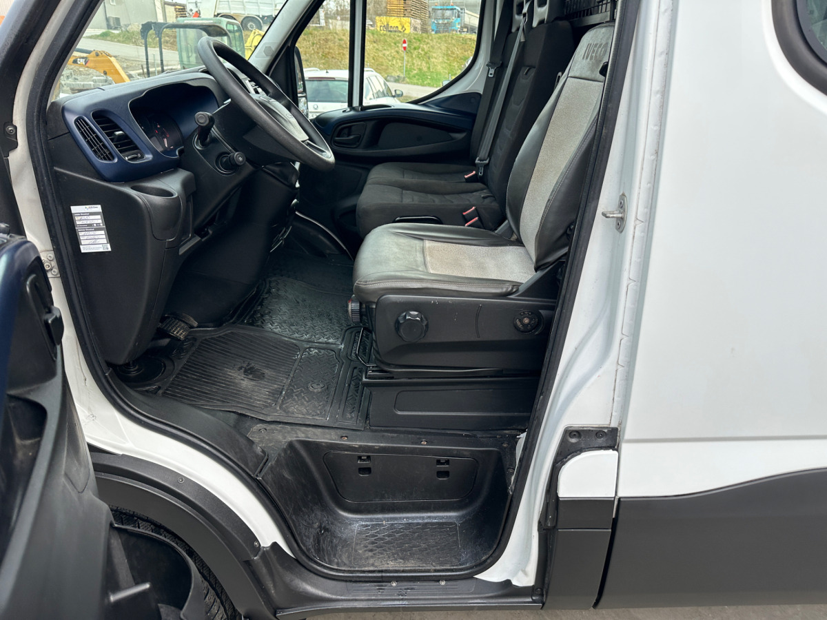 Furgon IVECO 35C18V Daily Servicewagen Sortimo: slika Furgon IVECO 35C18V Daily Servicewagen Sortimo