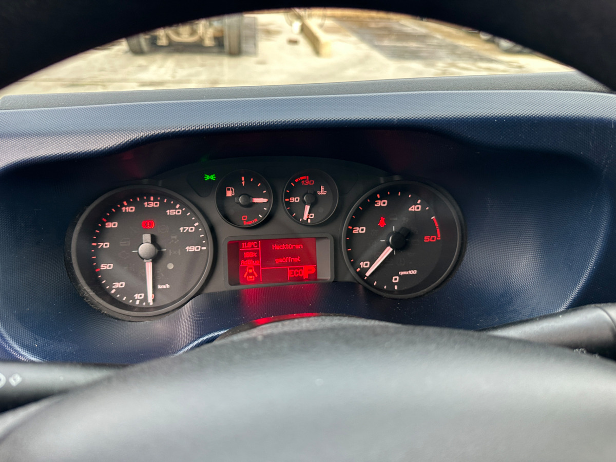 Furgon IVECO 35C18V Daily Servicewagen Sortimo: slika Furgon IVECO 35C18V Daily Servicewagen Sortimo