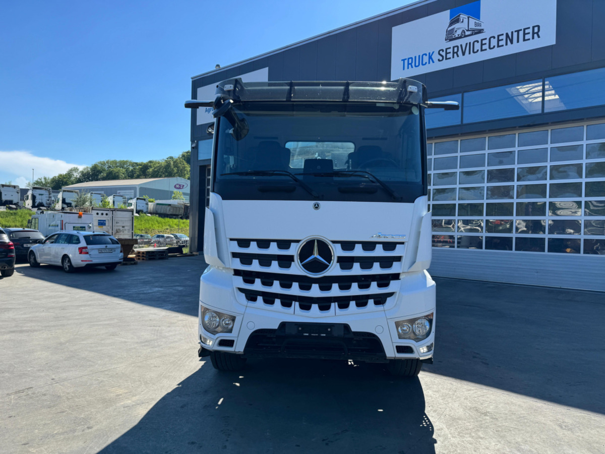 MERCEDES Arocs 3251 8x4 - Kamion s kukastom dizalicom: slika MERCEDES Arocs 3251 8x4 - Kamion s kukastom dizalicom MERCEDES Arocs 3251 8x4 - Kamion s kukastom dizalicom: slika MERCEDES Arocs 3251 8x4 - Kamion s kukastom dizalicom