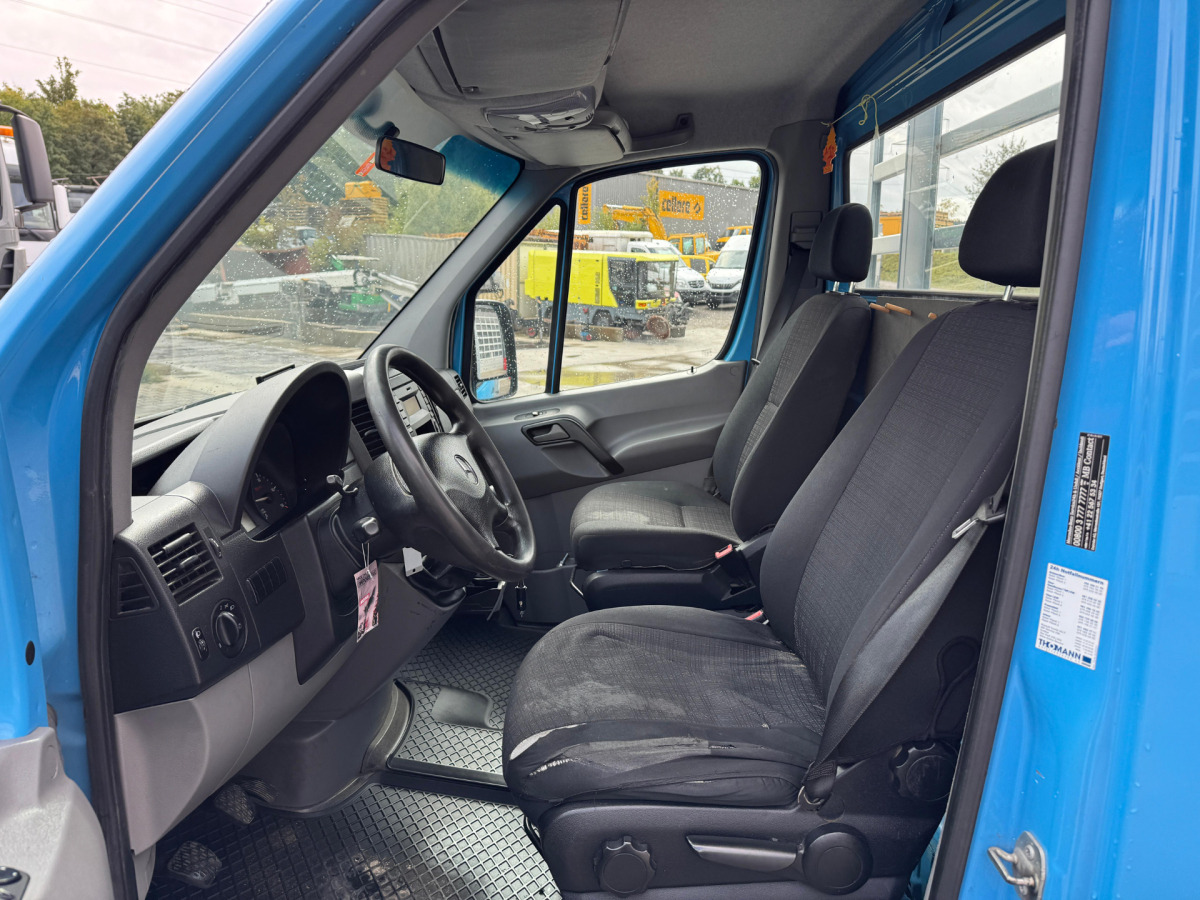 Dostavno vozilo s ravnom platformom MERCEDES Sprinter 316 CDI: slika Dostavno vozilo s ravnom platformom MERCEDES Sprinter 316 CDI Dostavno vozilo s ravnom platformom MERCEDES Sprinter 316 CDI: slika Dostavno vozilo s ravnom platformom MERCEDES Sprinter 316 CDI