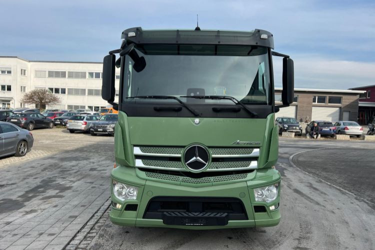 Mercedes-Benz Actros 2543 6x2 - Kamion-šasija: slika Mercedes-Benz Actros 2543 6x2 - Kamion-šasija Mercedes-Benz Actros 2543 6x2 - Kamion-šasija: slika Mercedes-Benz Actros 2543 6x2 - Kamion-šasija