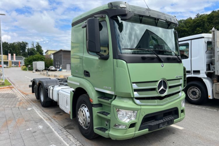 Mercedes-Benz Actros 2543 6x2 - Kamion-šasija: slika Mercedes-Benz Actros 2543 6x2 - Kamion-šasija Mercedes-Benz Actros 2543 6x2 - Kamion-šasija: slika Mercedes-Benz Actros 2543 6x2 - Kamion-šasija