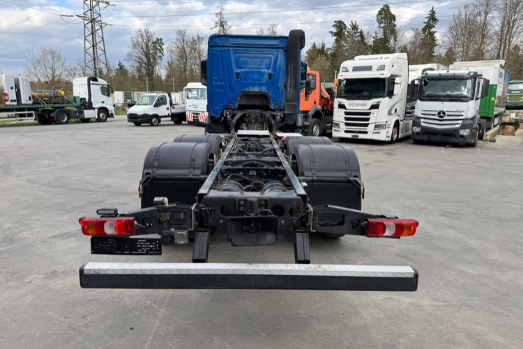 Mercedes-Benz Actros 2545 6x2 - Kamion-šasija: slika Mercedes-Benz Actros 2545 6x2 - Kamion-šasija Mercedes-Benz Actros 2545 6x2 - Kamion-šasija: slika Mercedes-Benz Actros 2545 6x2 - Kamion-šasija