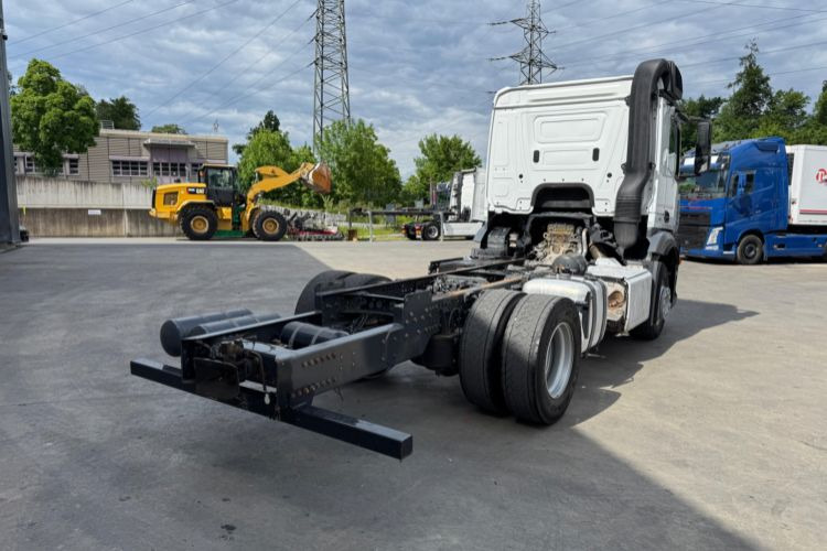 Mercedes-Benz Antos 1851 4x2 - Kamion-šasija: slika Mercedes-Benz Antos 1851 4x2 - Kamion-šasija Mercedes-Benz Antos 1851 4x2 - Kamion-šasija: slika Mercedes-Benz Antos 1851 4x2 - Kamion-šasija