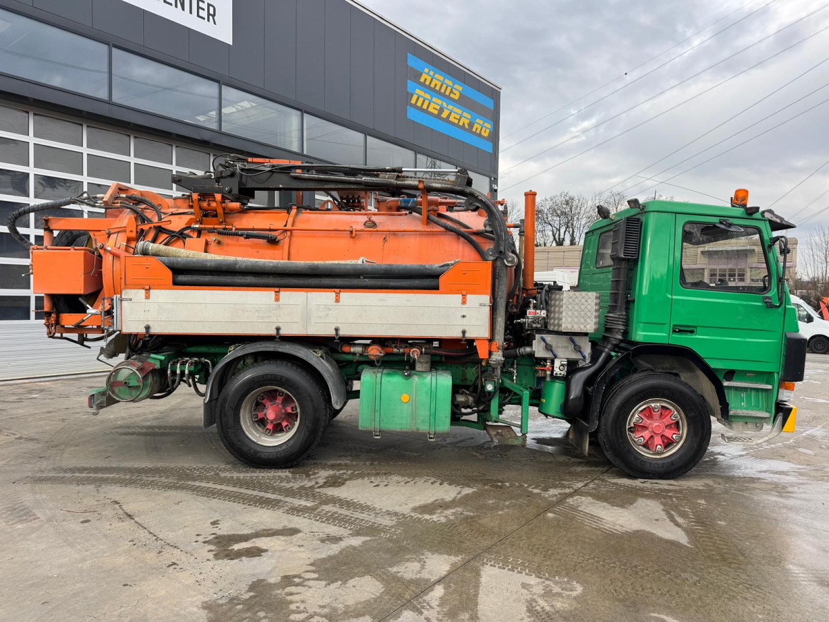 SCANIA 113 4x2 Kaiser Saugwagen - Vakum kamion: slika SCANIA 113 4x2 Kaiser Saugwagen - Vakum kamion SCANIA 113 4x2 Kaiser Saugwagen - Vakum kamion: slika SCANIA 113 4x2 Kaiser Saugwagen - Vakum kamion