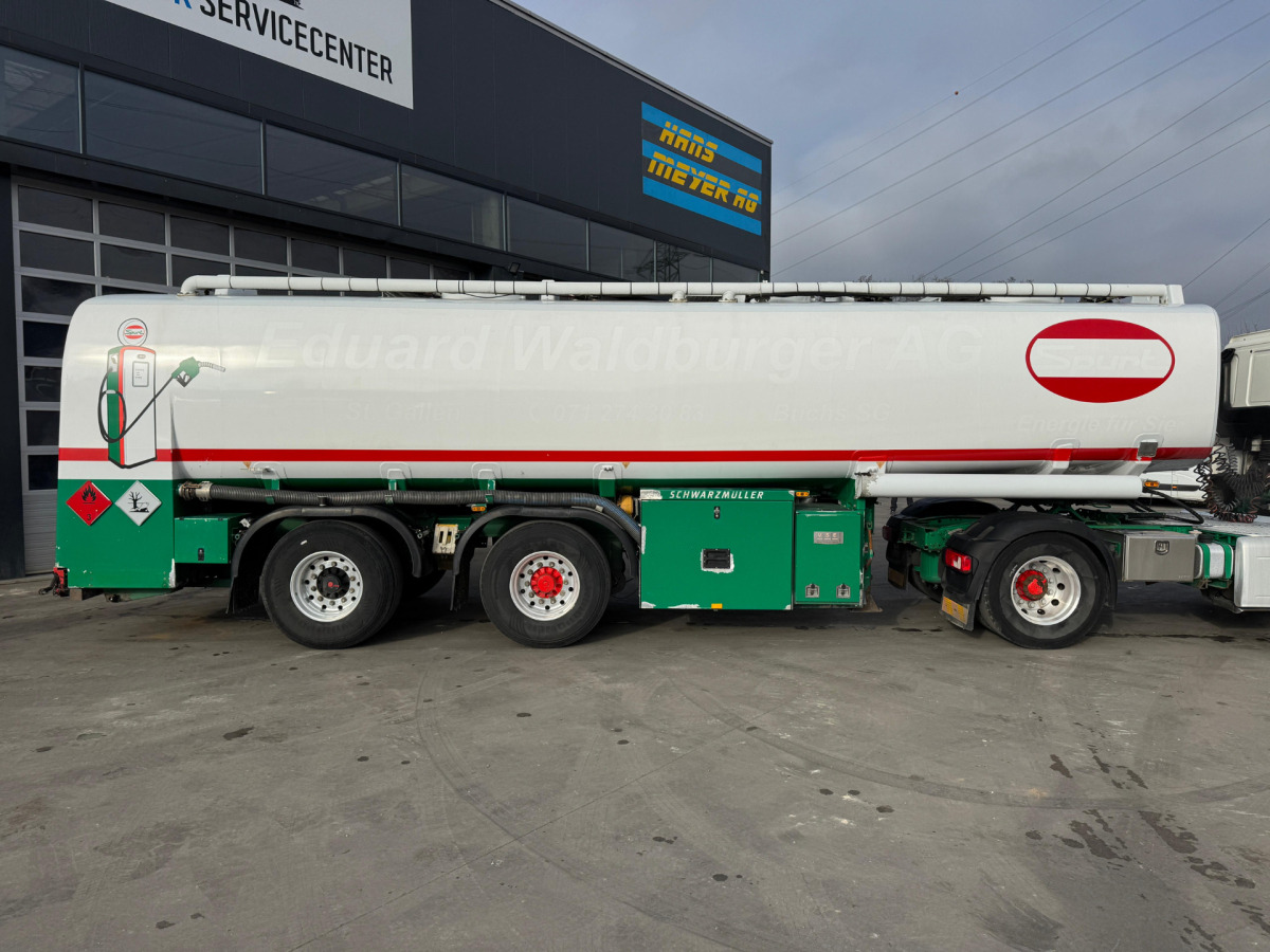 SCHWARZMÜLLER Tank 32'770L 3 Kammern - Poluprikolica cisterna: slika SCHWARZMÜLLER Tank 32'770L 3 Kammern - Poluprikolica cisterna SCHWARZMÜLLER Tank 32'770L 3 Kammern - Poluprikolica cisterna: slika SCHWARZMÜLLER Tank 32'770L 3 Kammern - Poluprikolica cisterna