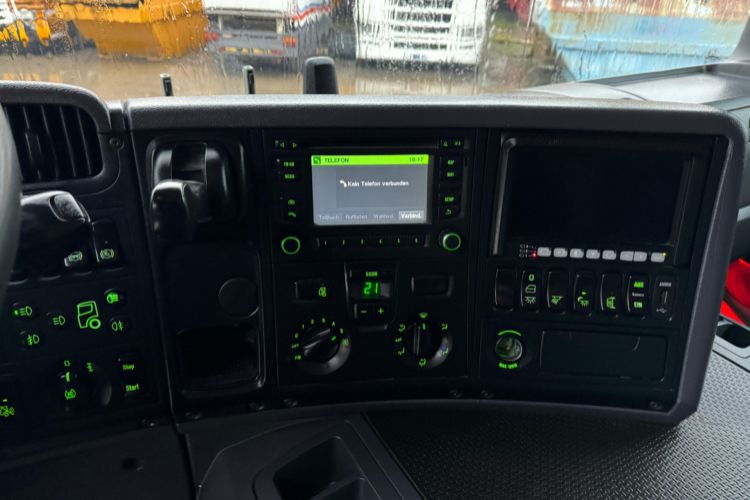 Kamion cisterna Scania P410 4x2 Jansky: slika Kamion cisterna Scania P410 4x2 Jansky