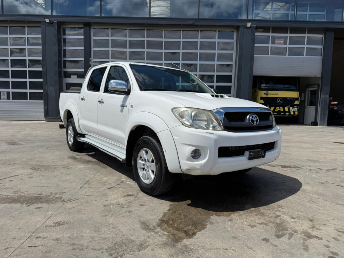 TOYOTA Hilux 3.0D 4WD - Pick-up: slika TOYOTA Hilux 3.0D 4WD - Pick-up TOYOTA Hilux 3.0D 4WD - Pick-up: slika TOYOTA Hilux 3.0D 4WD - Pick-up