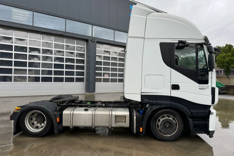 Iveco Stralis 420 Mega - Tegljač: slika Iveco Stralis 420 Mega - Tegljač Iveco Stralis 420 Mega - Tegljač: slika Iveco Stralis 420 Mega - Tegljač