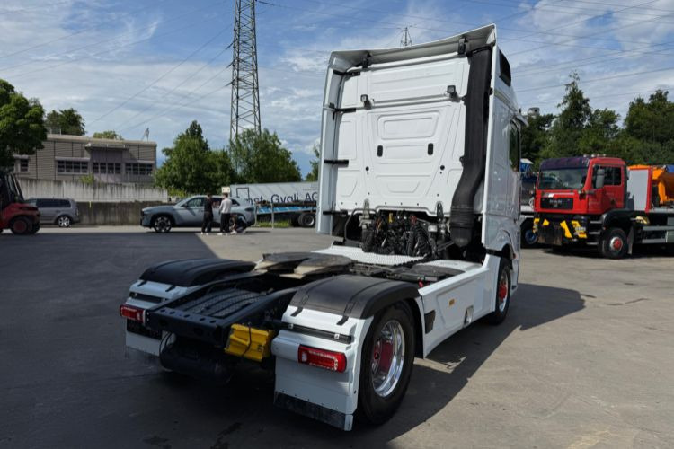 Mercedes-Benz Actros 1851 4x4 Hydraulik - Tegljač: slika Mercedes-Benz Actros 1851 4x4 Hydraulik - Tegljač Mercedes-Benz Actros 1851 4x4 Hydraulik - Tegljač: slika Mercedes-Benz Actros 1851 4x4 Hydraulik - Tegljač