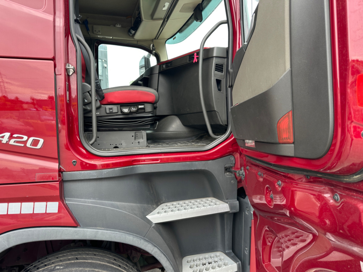 VOLVO FH-420 4x2 LBW - Kamion s ceradom: slika VOLVO FH-420 4x2 LBW - Kamion s ceradom VOLVO FH-420 4x2 LBW - Kamion s ceradom: slika VOLVO FH-420 4x2 LBW - Kamion s ceradom