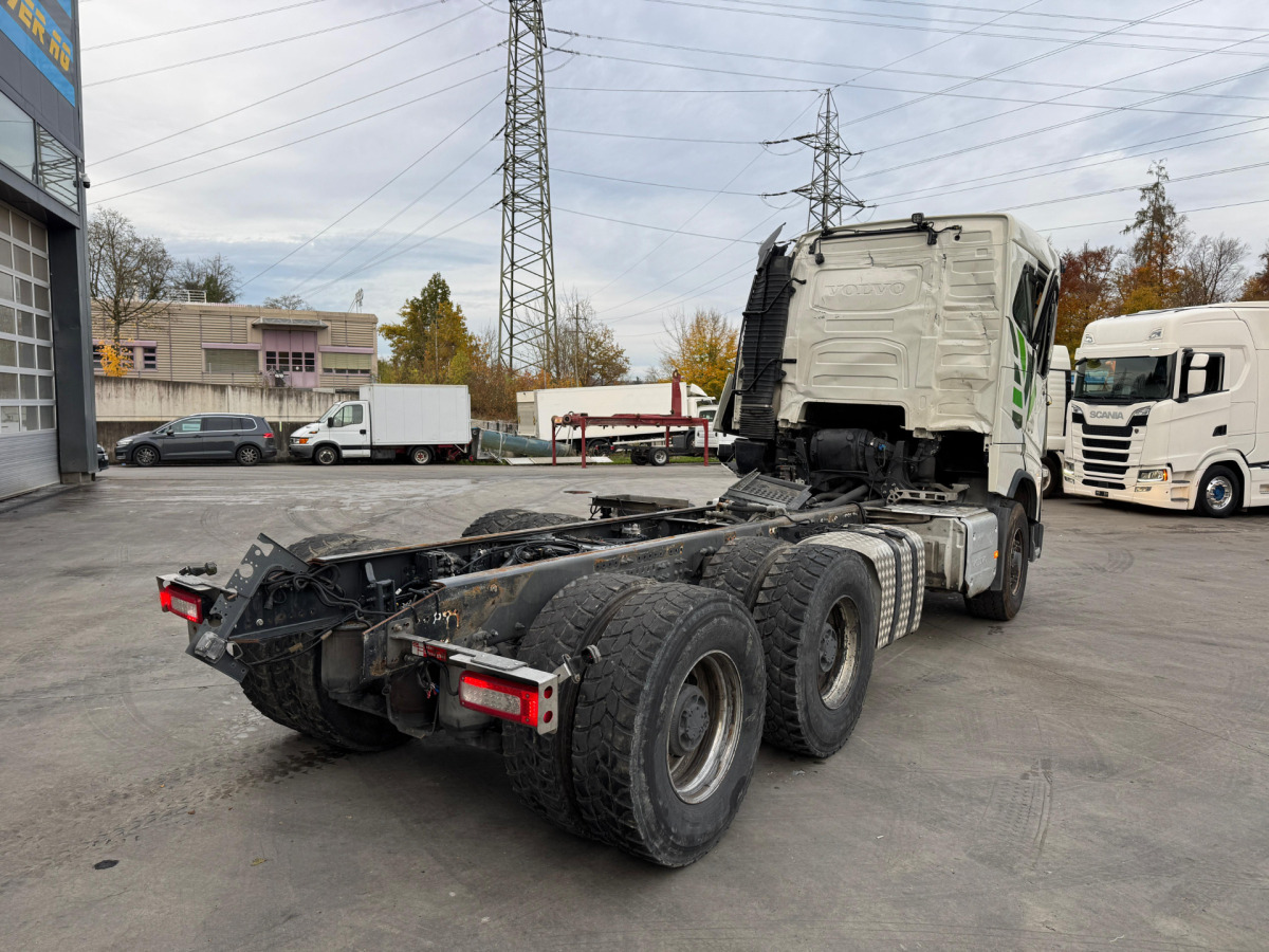 VOLVO FH16-650 6x6 X-Track Unfall - Kamion-šasija: slika VOLVO FH16-650 6x6 X-Track Unfall - Kamion-šasija VOLVO FH16-650 6x6 X-Track Unfall - Kamion-šasija: slika VOLVO FH16-650 6x6 X-Track Unfall - Kamion-šasija