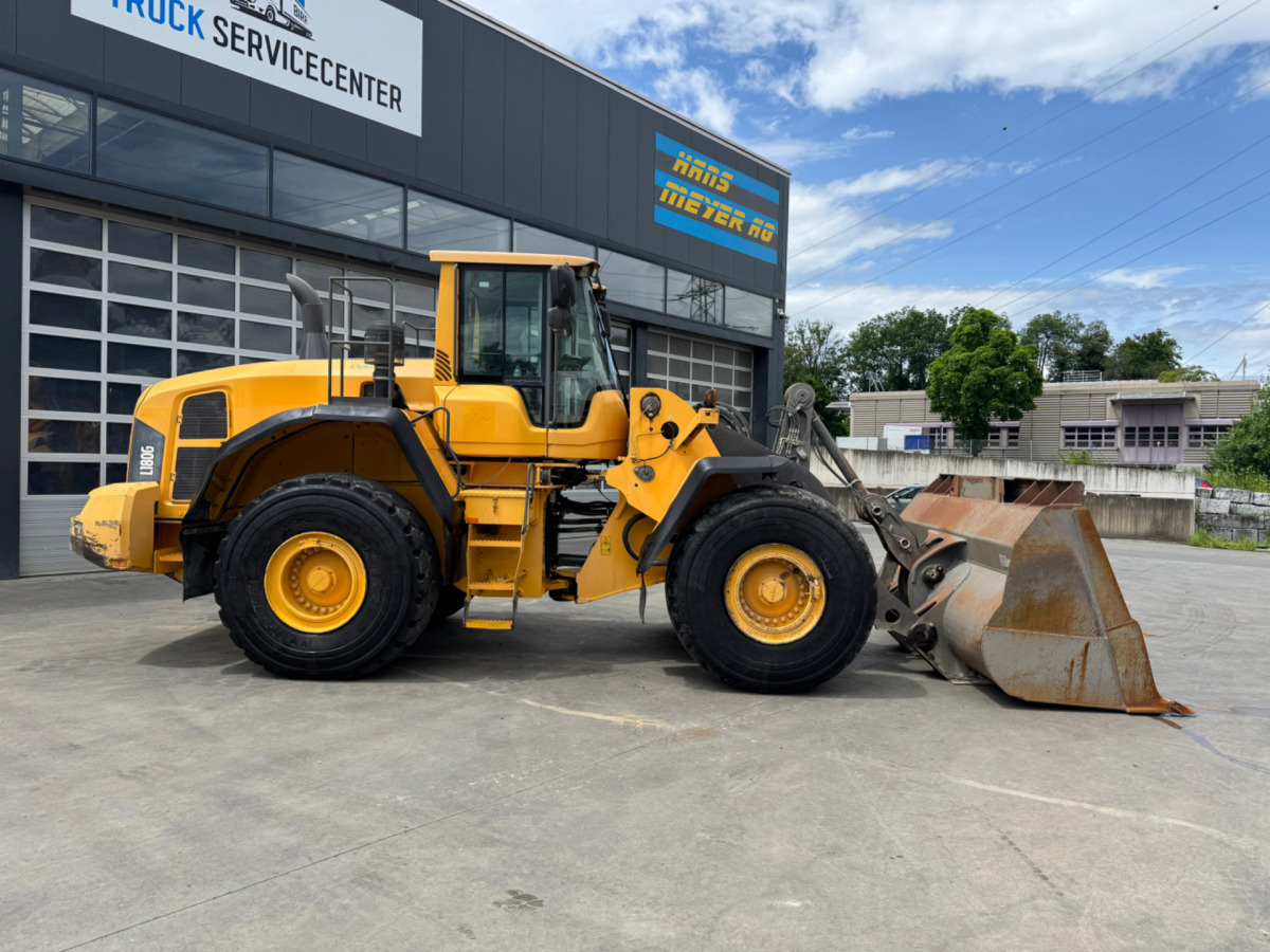 VOLVO L180G - Utovarivač na kotačima: slika VOLVO L180G - Utovarivač na kotačima VOLVO L180G - Utovarivač na kotačima: slika VOLVO L180G - Utovarivač na kotačima