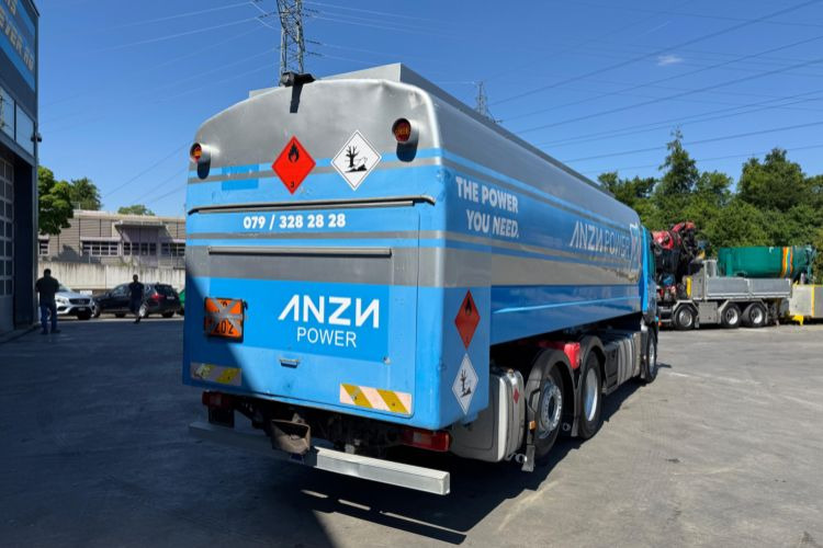 Volvo FM-500 6x2 Tankwagen - Kamion cisterna: slika Volvo FM-500 6x2 Tankwagen - Kamion cisterna Volvo FM-500 6x2 Tankwagen - Kamion cisterna: slika Volvo FM-500 6x2 Tankwagen - Kamion cisterna