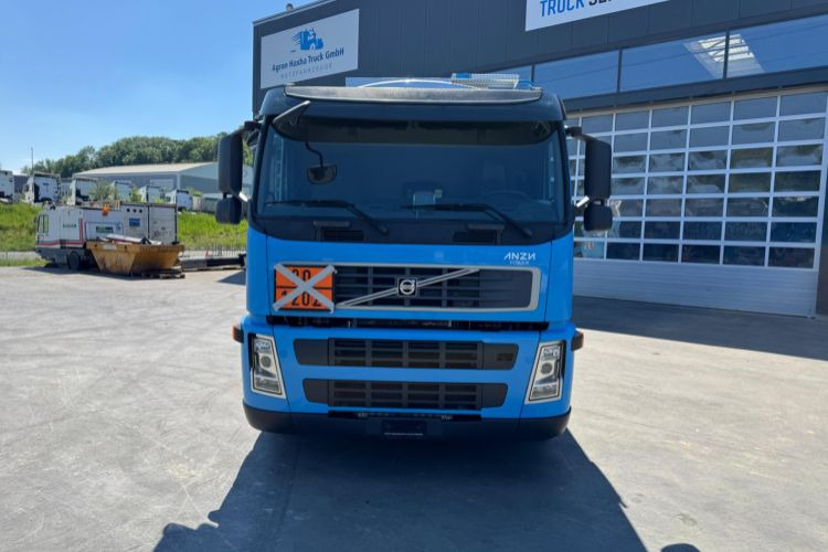 Volvo FM-500 6x2 Tankwagen - Kamion cisterna: slika Volvo FM-500 6x2 Tankwagen - Kamion cisterna Volvo FM-500 6x2 Tankwagen - Kamion cisterna: slika Volvo FM-500 6x2 Tankwagen - Kamion cisterna