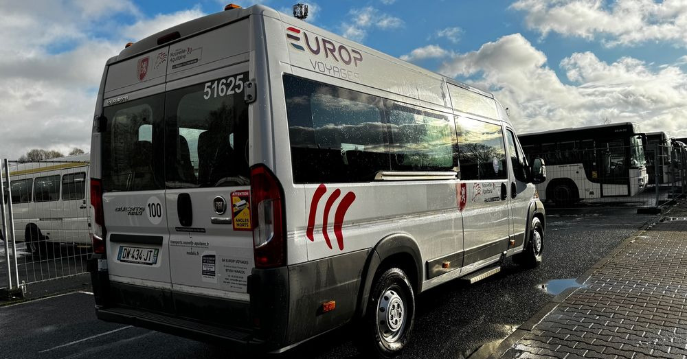 Fiat Ducato / 17 miejsc / EURO 6/ IGŁA !!!/ Cena:74000 zł netto - Minibus, Putnički kombi: slika Fiat Ducato / 17 miejsc / EURO 6/ IGŁA !!!/ Cena:74000 zł netto - Minibus, Putnički kombi Fiat Ducato / 17 miejsc / EURO 6/ IGŁA !!!/ Cena:74000 zł netto - Minibus, Putnički kombi: slika Fiat Ducato / 17 miejsc / EURO 6/ IGŁA !!!/ Cena:74000 zł netto - Minibus, Putnički kombi
