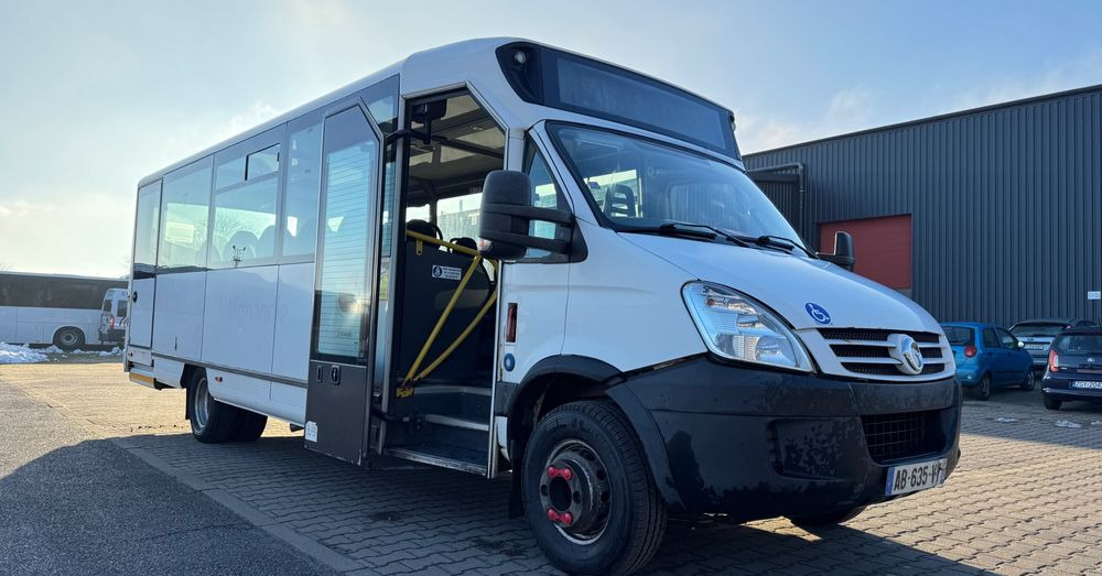 Iveco Aptineo / mała klima / 28 miejsc / winda / CENA: 67500 zł netto - Minibus, Putnički kombi: slika Iveco Aptineo / mała klima / 28 miejsc / winda / CENA: 67500 zł netto - Minibus, Putnički kombi Iveco Aptineo / mała klima / 28 miejsc / winda / CENA: 67500 zł netto - Minibus, Putnički kombi: slika Iveco Aptineo / mała klima / 28 miejsc / winda / CENA: 67500 zł netto - Minibus, Putnički kombi