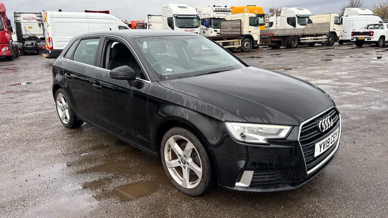 AUDI A3 30 TDI 116PS Sport S Tronic - Hatchback: slika AUDI A3 30 TDI 116PS Sport S Tronic - Hatchback AUDI A3 30 TDI 116PS Sport S Tronic - Hatchback: slika AUDI A3 30 TDI 116PS Sport S Tronic - Hatchback
