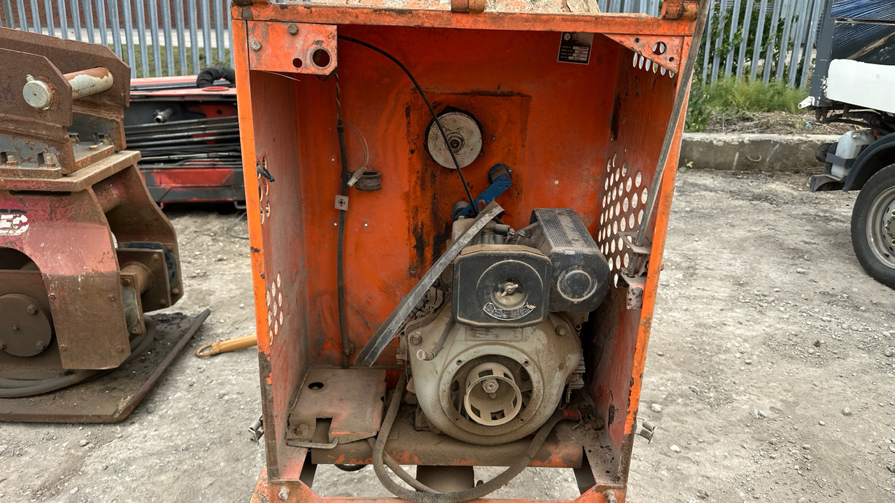BELLE 175XT DIESEL CONCRETE MIXER - Građevinska oprema: slika BELLE 175XT DIESEL CONCRETE MIXER - Građevinska oprema BELLE 175XT DIESEL CONCRETE MIXER - Građevinska oprema: slika BELLE 175XT DIESEL CONCRETE MIXER - Građevinska oprema