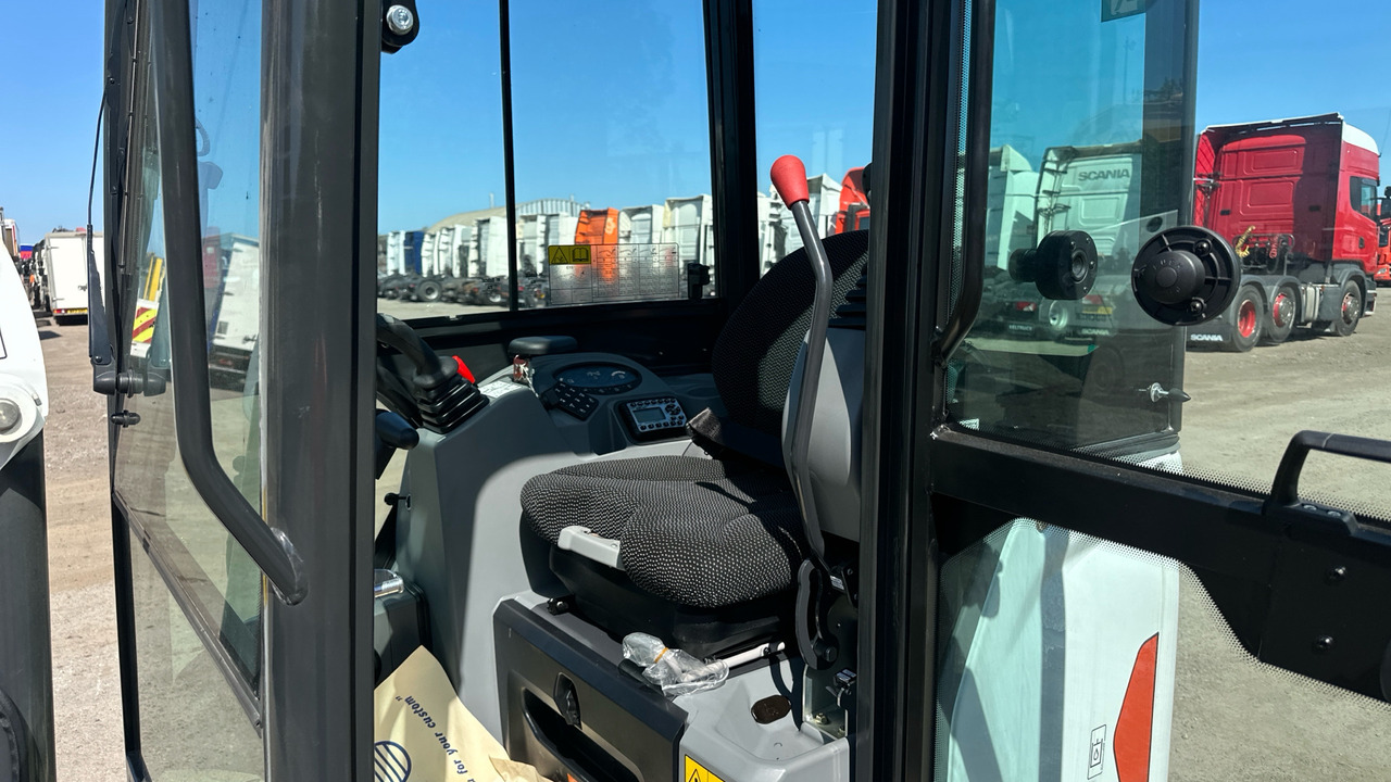BOBCAT E 19 - Mini bager: slika BOBCAT E 19 - Mini bager BOBCAT E 19 - Mini bager: slika BOBCAT E 19 - Mini bager