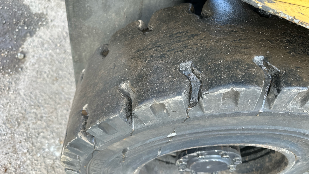 Plinski viličar CATERPILLAR GP35: slika Plinski viličar CATERPILLAR GP35 Plinski viličar CATERPILLAR GP35: slika Plinski viličar CATERPILLAR GP35