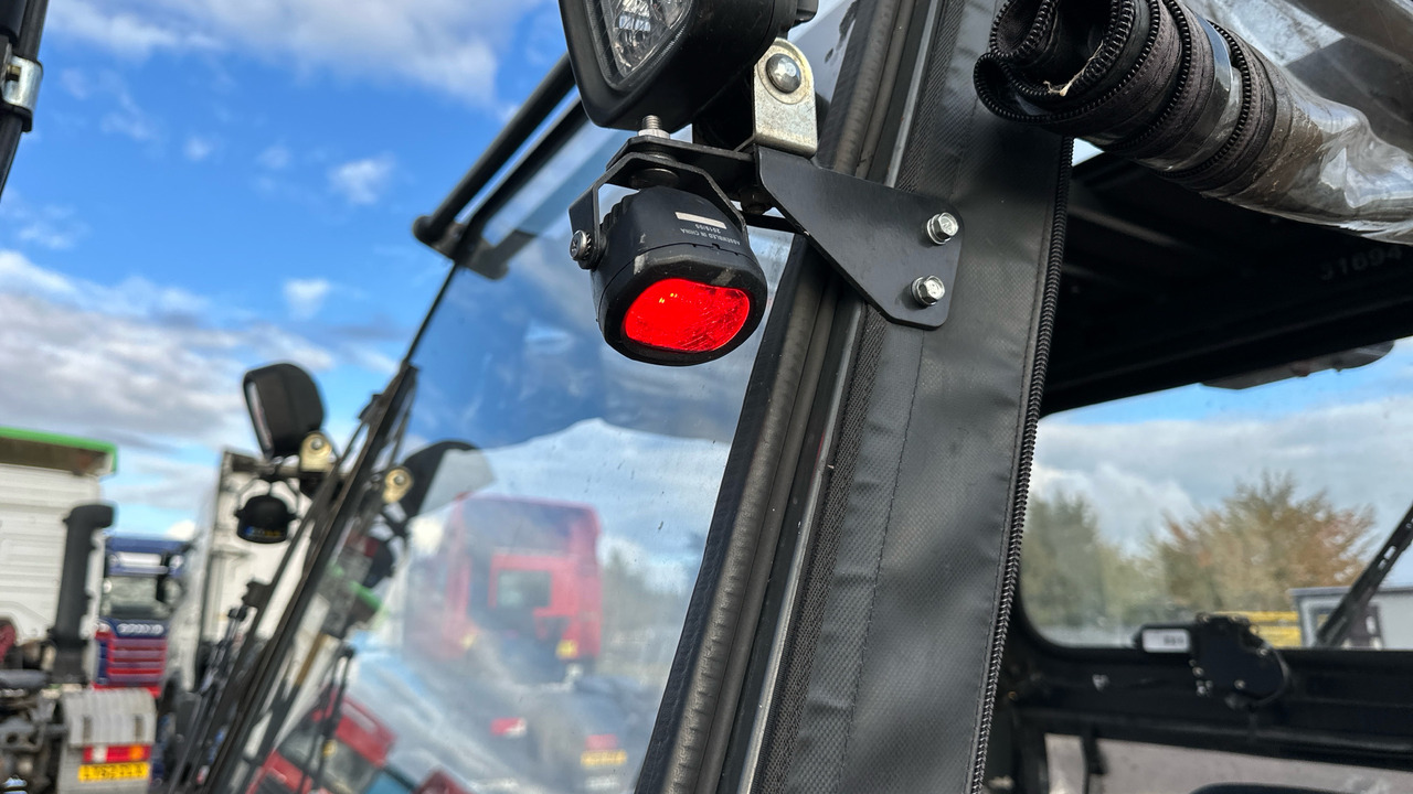 Plinski viličar CATERPILLAR GP35: slika Plinski viličar CATERPILLAR GP35 Plinski viličar CATERPILLAR GP35: slika Plinski viličar CATERPILLAR GP35