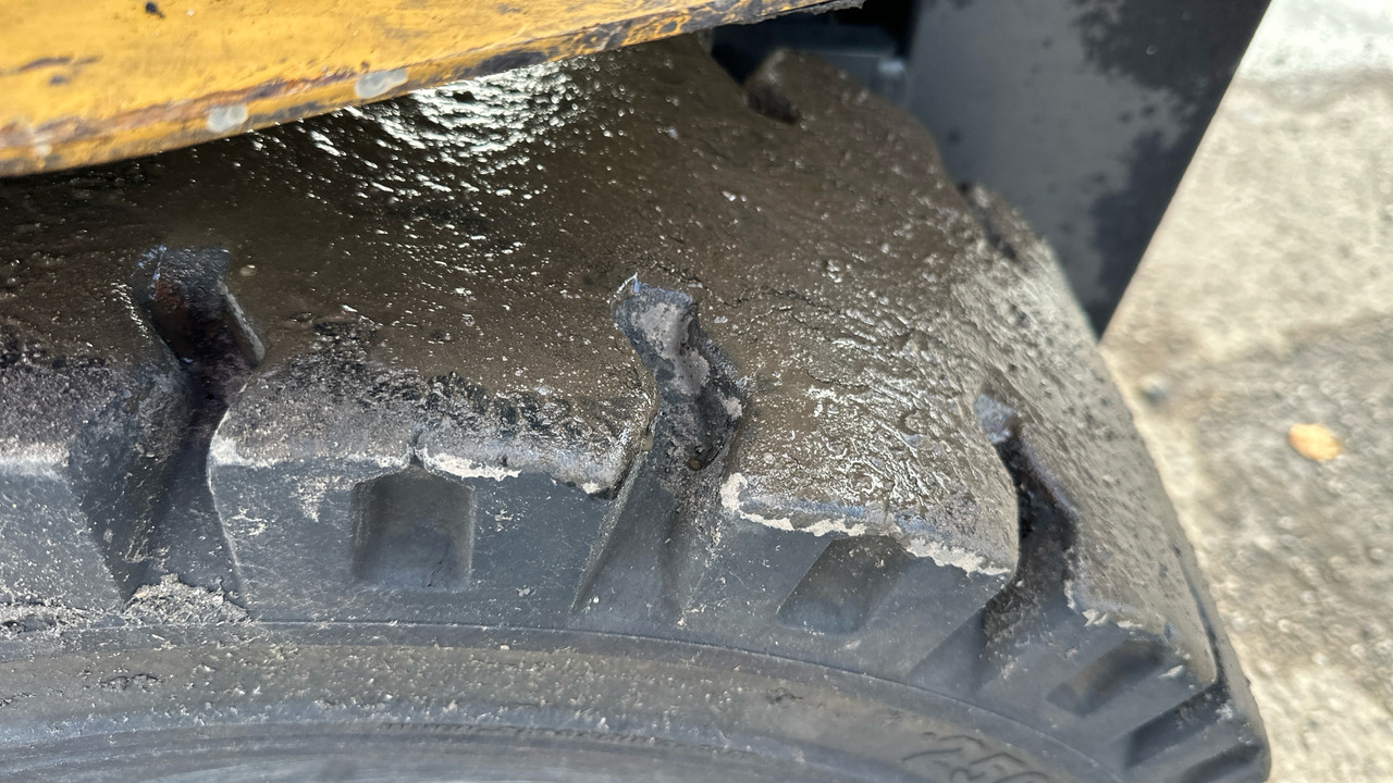 Plinski viličar CATERPILLAR GP35: slika Plinski viličar CATERPILLAR GP35 Plinski viličar CATERPILLAR GP35: slika Plinski viličar CATERPILLAR GP35