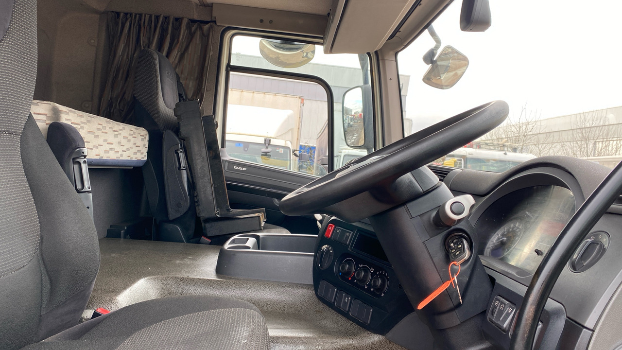 DAF CF 250 - Kamion sandučar: slika DAF CF 250 - Kamion sandučar DAF CF 250 - Kamion sandučar: slika DAF CF 250 - Kamion sandučar