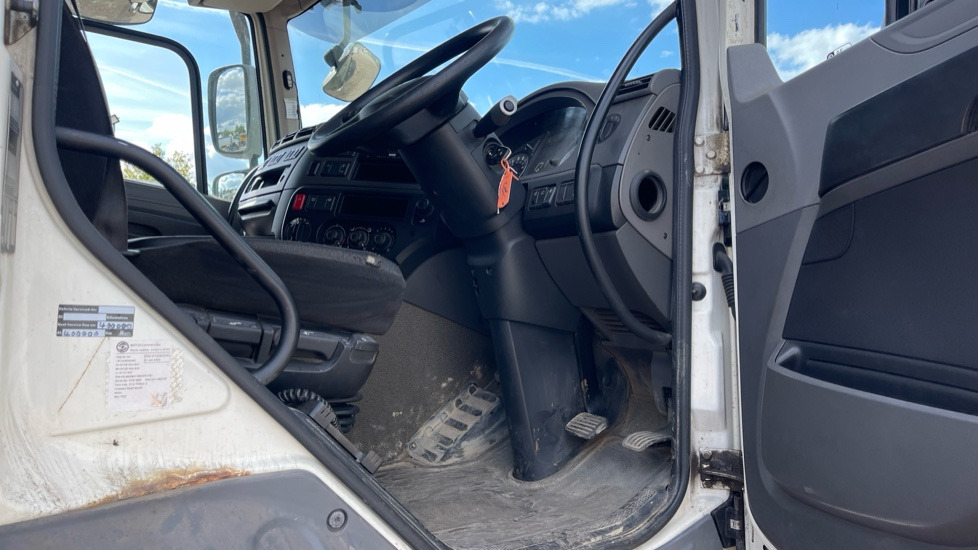DAF CF 330 - Kamion s ceradom: slika DAF CF 330 - Kamion s ceradom DAF CF 330 - Kamion s ceradom: slika DAF CF 330 - Kamion s ceradom
