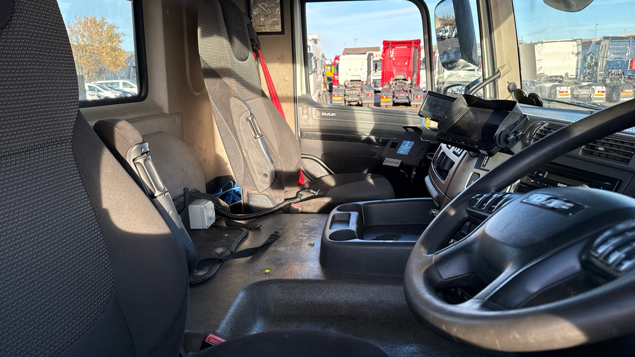 DAF CF 400 - Kamion za vuču: slika DAF CF 400 - Kamion za vuču DAF CF 400 - Kamion za vuču: slika DAF CF 400 - Kamion za vuču