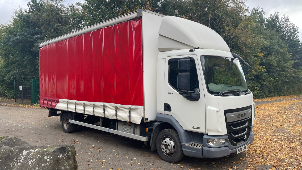 DAF LF 180 - Kamion s ceradom: slika DAF LF 180 - Kamion s ceradom DAF LF 180 - Kamion s ceradom: slika DAF LF 180 - Kamion s ceradom