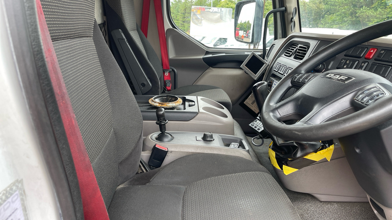 DAF LF 220 - Kamion hladnjača: slika DAF LF 220 - Kamion hladnjača DAF LF 220 - Kamion hladnjača: slika DAF LF 220 - Kamion hladnjača