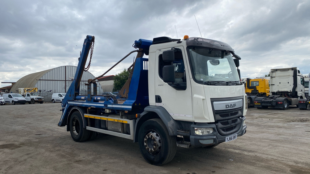 DAF LF 220 - Utovarivač s proklizavajućim upravljanjem: slika DAF LF 220 - Utovarivač s proklizavajućim upravljanjem DAF LF 220 - Utovarivač s proklizavajućim upravljanjem: slika DAF LF 220 - Utovarivač s proklizavajućim upravljanjem