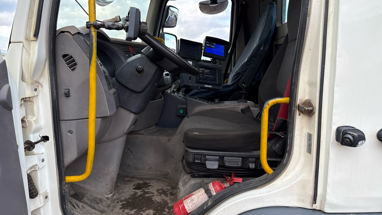 DAF LF 220 - Cestovna čistilica: slika DAF LF 220 - Cestovna čistilica DAF LF 220 - Cestovna čistilica: slika DAF LF 220 - Cestovna čistilica