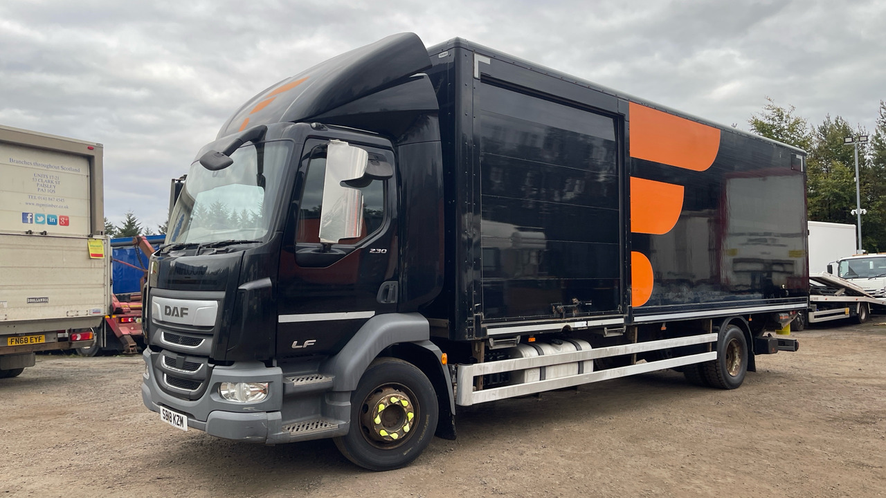 DAF LF 230 - Kamion sandučar: slika DAF LF 230 - Kamion sandučar DAF LF 230 - Kamion sandučar: slika DAF LF 230 - Kamion sandučar
