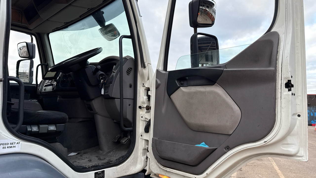 DAF LF 280 - Kamion s ceradom: slika DAF LF 280 - Kamion s ceradom DAF LF 280 - Kamion s ceradom: slika DAF LF 280 - Kamion s ceradom