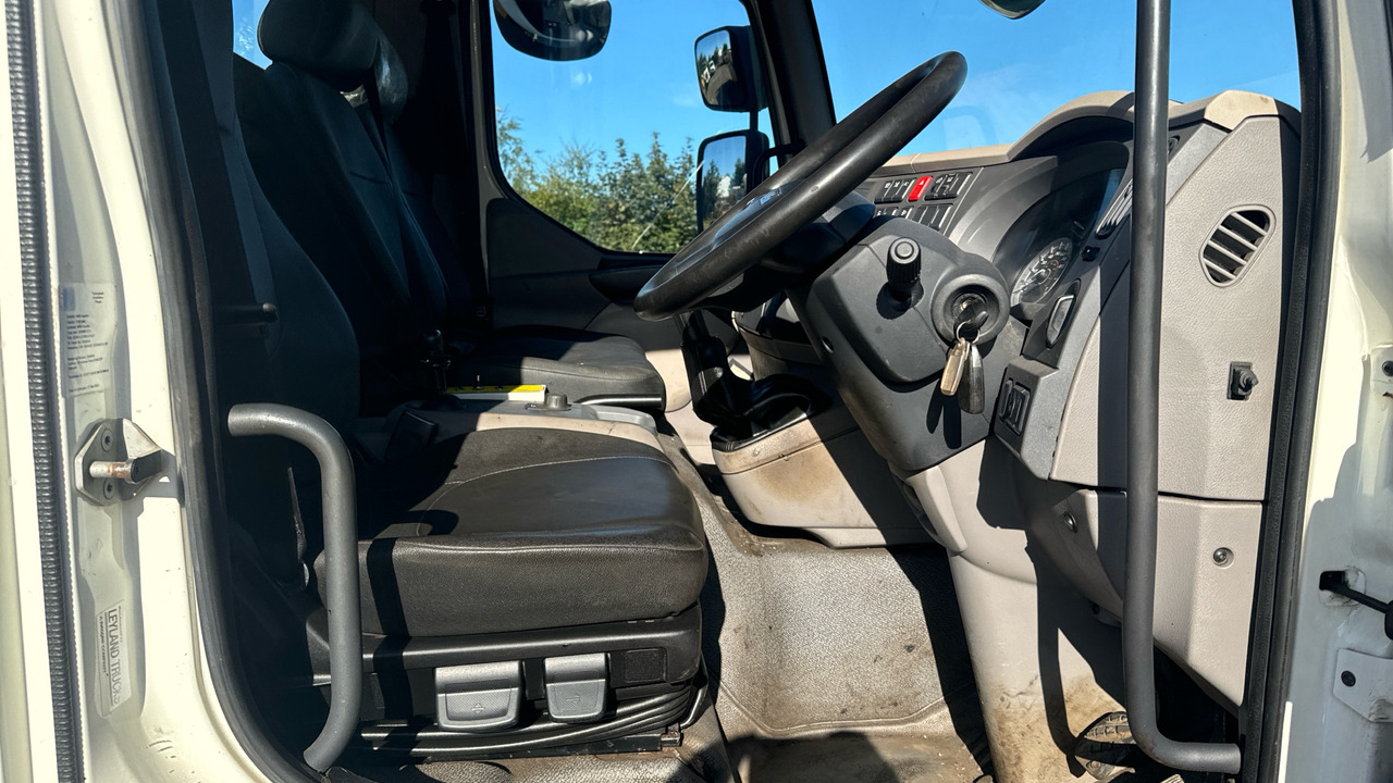 DAF LF 280 - Stroj za asfaltiranje: slika DAF LF 280 - Stroj za asfaltiranje DAF LF 280 - Stroj za asfaltiranje: slika DAF LF 280 - Stroj za asfaltiranje
