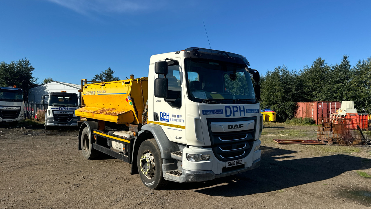DAF LF 280 - Stroj za asfaltiranje: slika DAF LF 280 - Stroj za asfaltiranje DAF LF 280 - Stroj za asfaltiranje: slika DAF LF 280 - Stroj za asfaltiranje