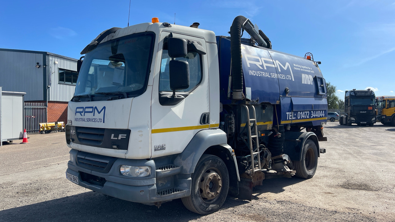 DAF LF 55.220 - Cestovna čistilica: slika DAF LF 55.220 - Cestovna čistilica DAF LF 55.220 - Cestovna čistilica: slika DAF LF 55.220 - Cestovna čistilica