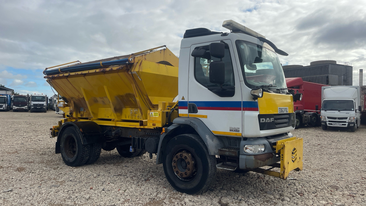 DAF LF 55.220 - Vozilo za čišćenje snijega: slika DAF LF 55.220 - Vozilo za čišćenje snijega DAF LF 55.220 - Vozilo za čišćenje snijega: slika DAF LF 55.220 - Vozilo za čišćenje snijega