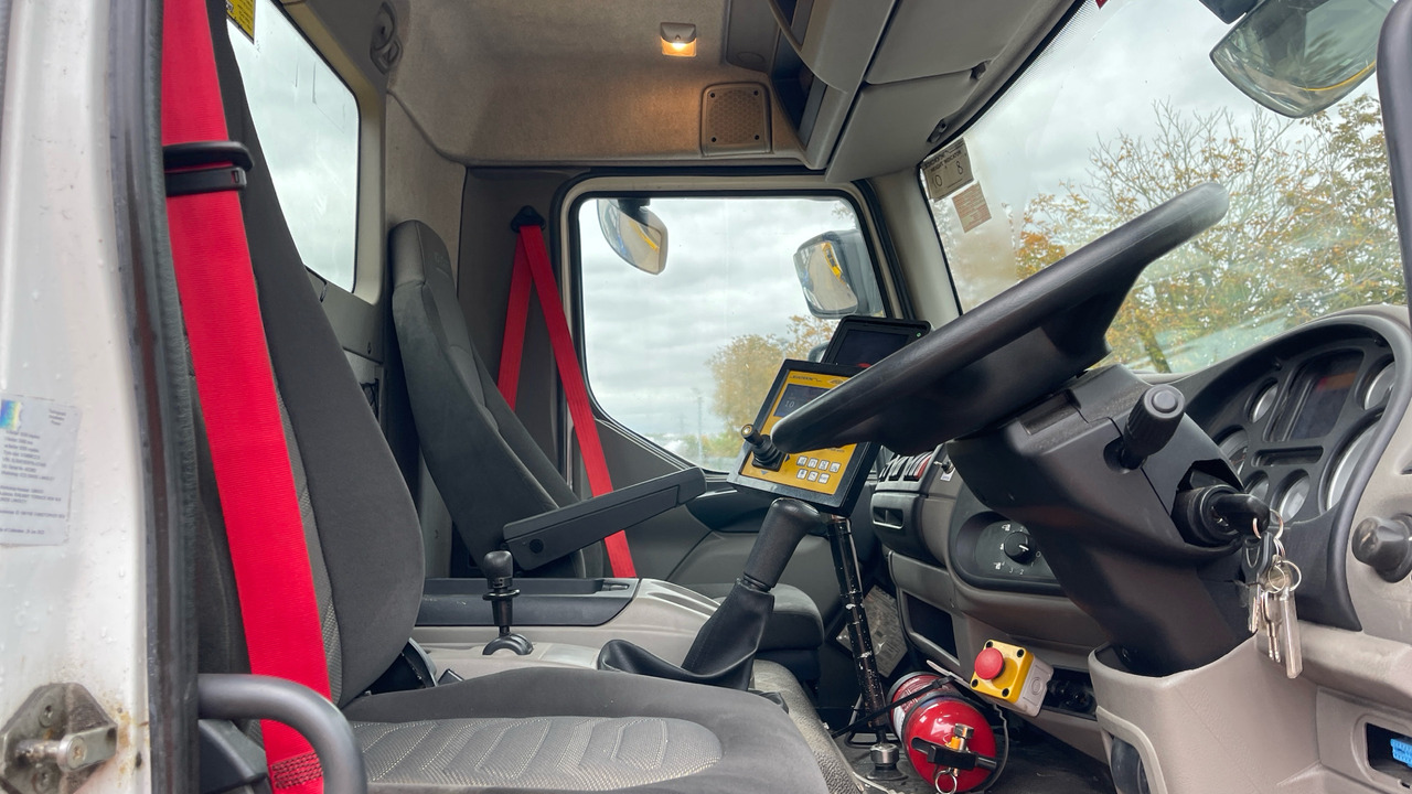 DAF LF 55.220 - Vozilo za čišćenje snijega: slika DAF LF 55.220 - Vozilo za čišćenje snijega DAF LF 55.220 - Vozilo za čišćenje snijega: slika DAF LF 55.220 - Vozilo za čišćenje snijega