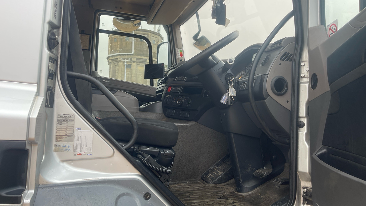 Daf CF 260 - Kamion s ceradom: slika Daf CF 260 - Kamion s ceradom Daf CF 260 - Kamion s ceradom: slika Daf CF 260 - Kamion s ceradom