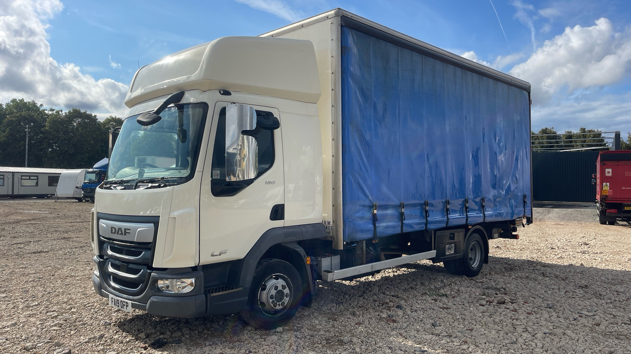 Daf LF 180 - Kamion s ceradom: slika Daf LF 180 - Kamion s ceradom Daf LF 180 - Kamion s ceradom: slika Daf LF 180 - Kamion s ceradom