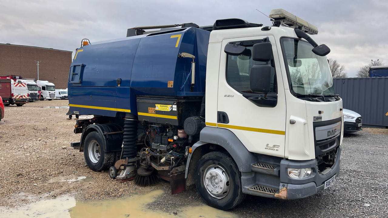 Daf LF 220 - Cestovna čistilica: slika Daf LF 220 - Cestovna čistilica Daf LF 220 - Cestovna čistilica: slika Daf LF 220 - Cestovna čistilica