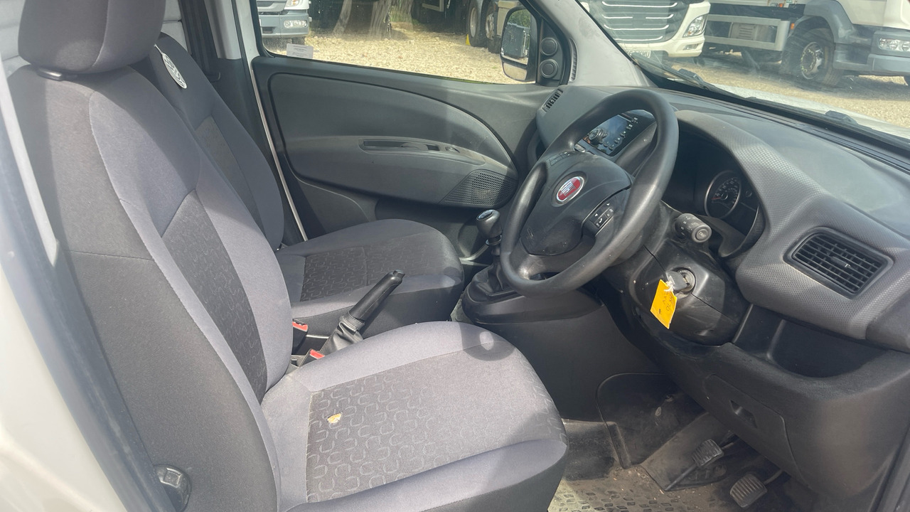 FIAT DOBLO 1.6 Multijet 16V 105PS - Mali kombi: slika FIAT DOBLO 1.6 Multijet 16V 105PS - Mali kombi FIAT DOBLO 1.6 Multijet 16V 105PS - Mali kombi: slika FIAT DOBLO 1.6 Multijet 16V 105PS - Mali kombi
