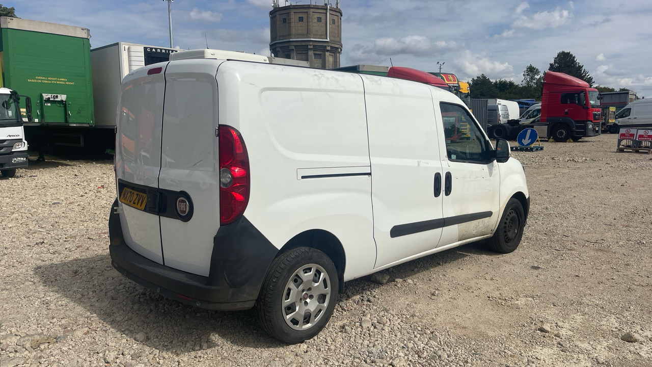 FIAT DOBLO 1.6 Multijet 16V 105PS - Mali kombi: slika FIAT DOBLO 1.6 Multijet 16V 105PS - Mali kombi FIAT DOBLO 1.6 Multijet 16V 105PS - Mali kombi: slika FIAT DOBLO 1.6 Multijet 16V 105PS - Mali kombi