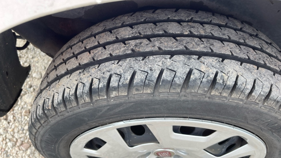 Furgon FIAT DOBLO 1.6 Multijet 16V 120 SX Van Start Stop: slika Furgon FIAT DOBLO 1.6 Multijet 16V 120 SX Van Start Stop