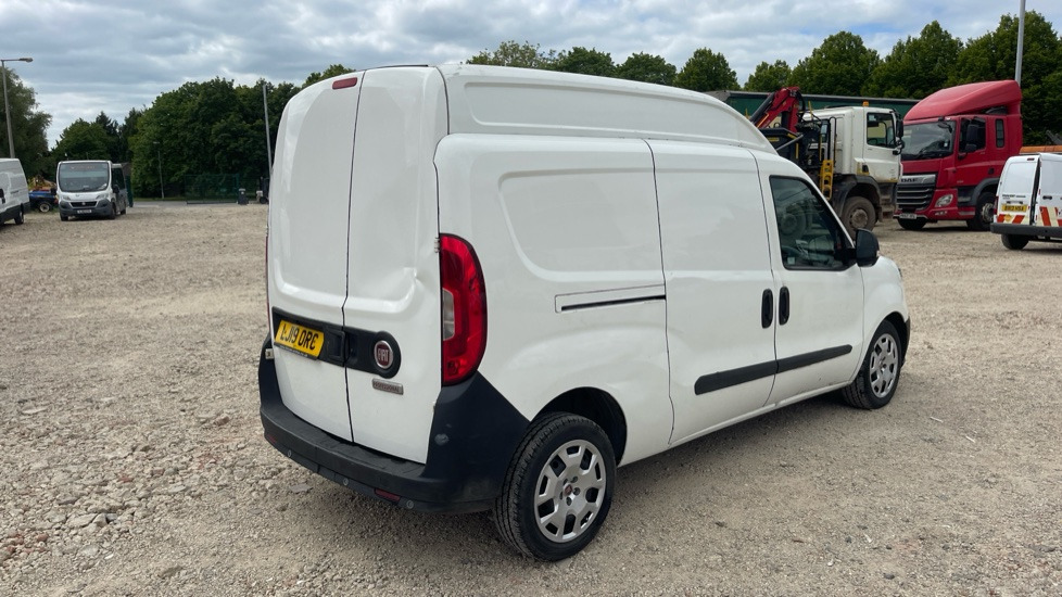 FIAT DOBLO 1.6 Multijet 16V 120 SX Van Start Stop - Furgon: slika FIAT DOBLO 1.6 Multijet 16V 120 SX Van Start Stop - Furgon FIAT DOBLO 1.6 Multijet 16V 120 SX Van Start Stop - Furgon: slika FIAT DOBLO 1.6 Multijet 16V 120 SX Van Start Stop - Furgon
