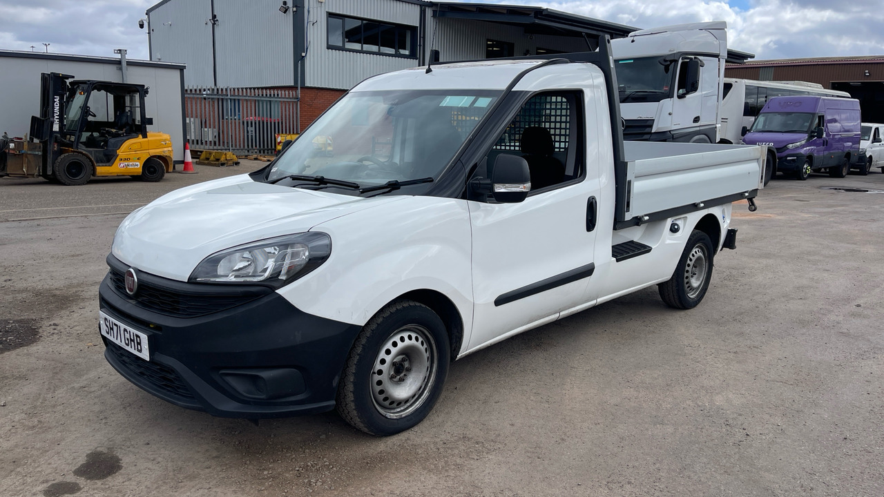FIAT DOBLO CARGO 16V 1.6 Multijet - Dostavno vozilo s ravnom platformom: slika FIAT DOBLO CARGO 16V 1.6 Multijet - Dostavno vozilo s ravnom platformom FIAT DOBLO CARGO 16V 1.6 Multijet - Dostavno vozilo s ravnom platformom: slika FIAT DOBLO CARGO 16V 1.6 Multijet - Dostavno vozilo s ravnom platformom