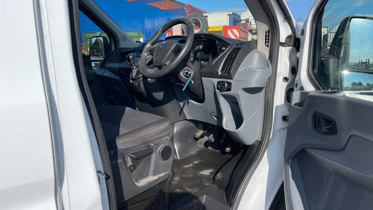 FORD TRANSIT 350 2.2 TDCi 125PS - Furgon: slika FORD TRANSIT 350 2.2 TDCi 125PS - Furgon FORD TRANSIT 350 2.2 TDCi 125PS - Furgon: slika FORD TRANSIT 350 2.2 TDCi 125PS - Furgon